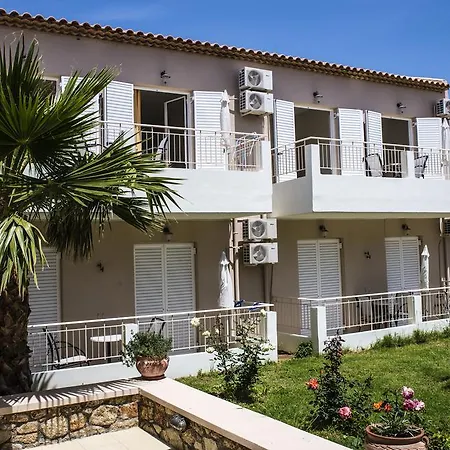 Apartmanhotel Mani's Rose 3*