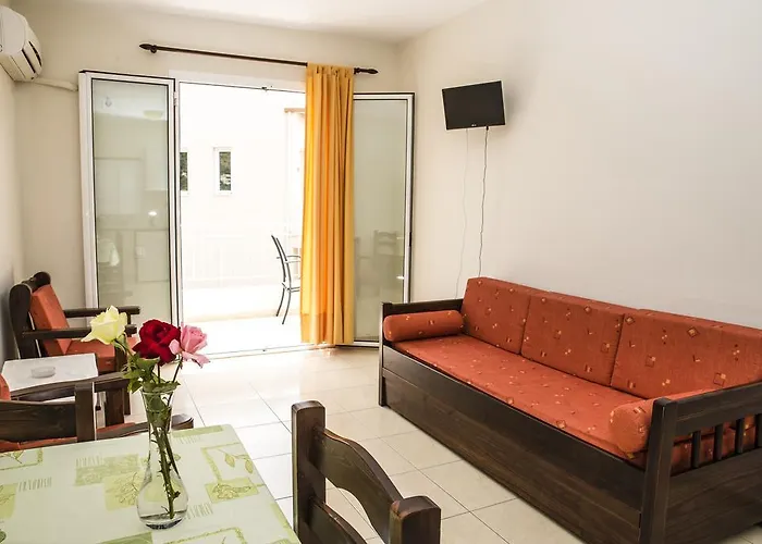 Mani's Rose 3* Stoúpa