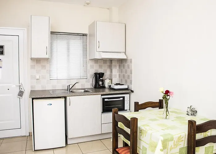 Mani's Rose Apart-hotel 3*